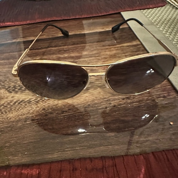 Burberry Tara Gold Aviator women’s Sunglasses - Picture 1 of 5